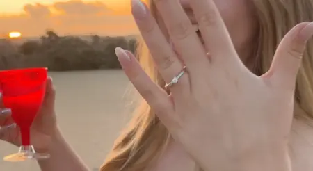 Paar bei einem Heiratsantrag auf Gran Canaria